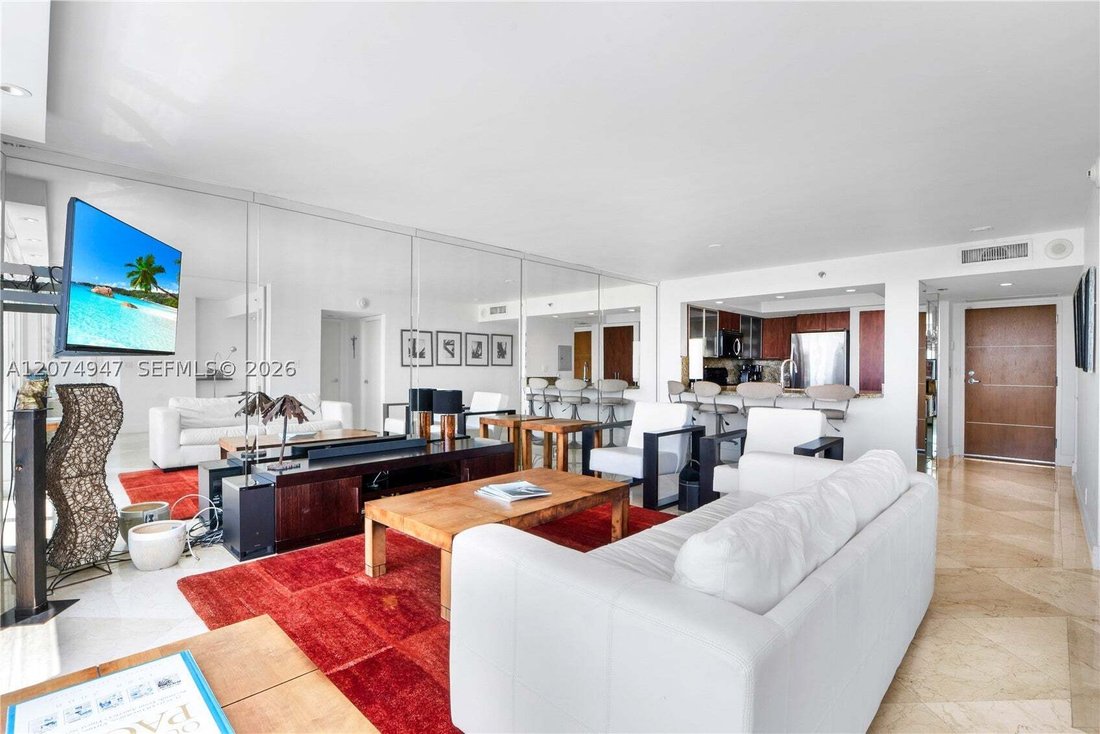 Condo in Miami Beach, Florida, United States 5 - 18697352