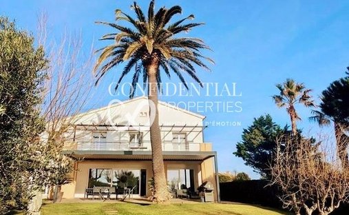 Villa in Les Issambres, Roquebrune-sur-Argens, France 1