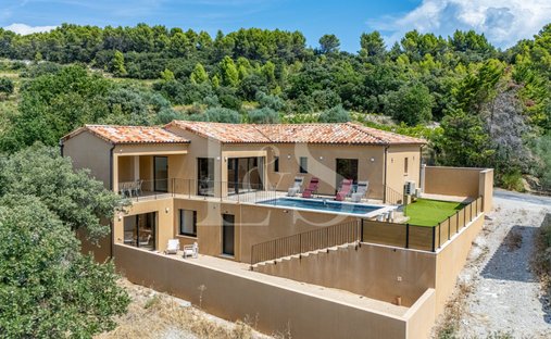 Villa in Vacqueyras, Provence-Alpes-Côte d'Azur, France 1