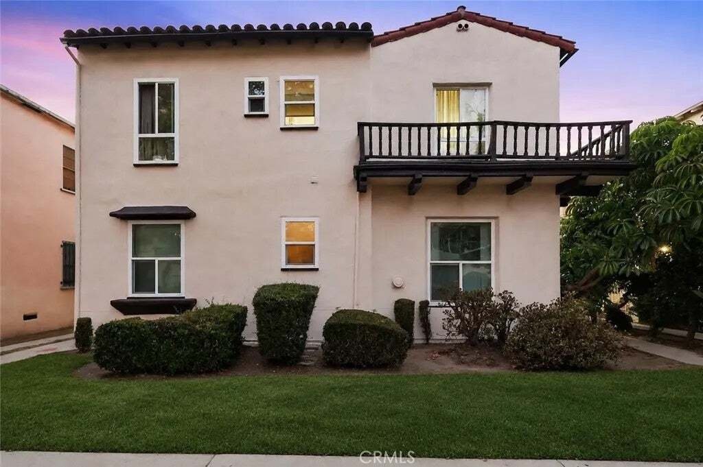 Los Angeles, California, United States 5 - 18698302