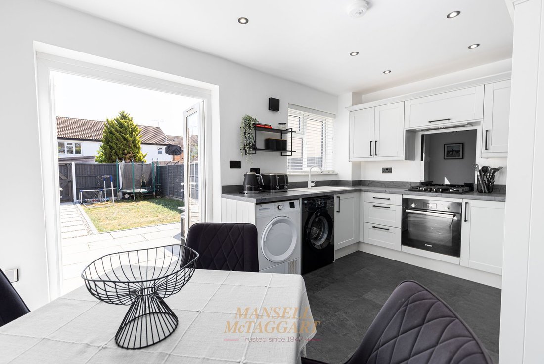 House in Pound Hill, Crawley, England 2 - 18696015