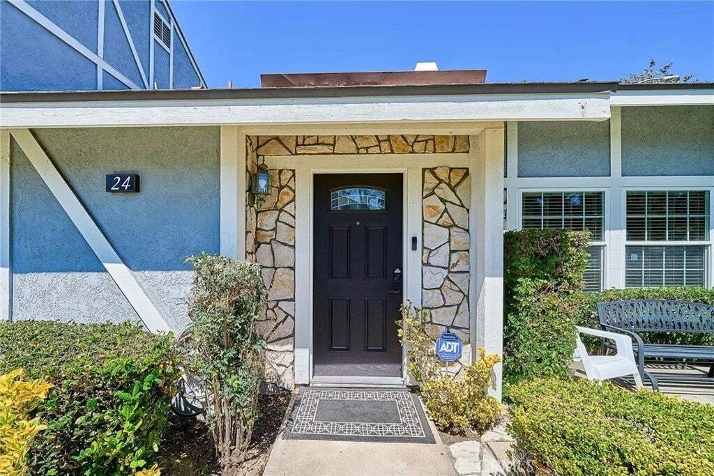 Condo in Irvine, California, United States 2 - 18698332