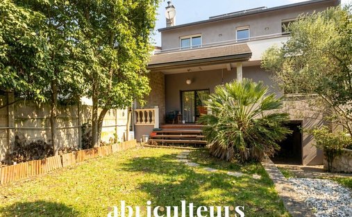 House in Gabriel Péri-Estienne d'Orves, Colombes, France 1