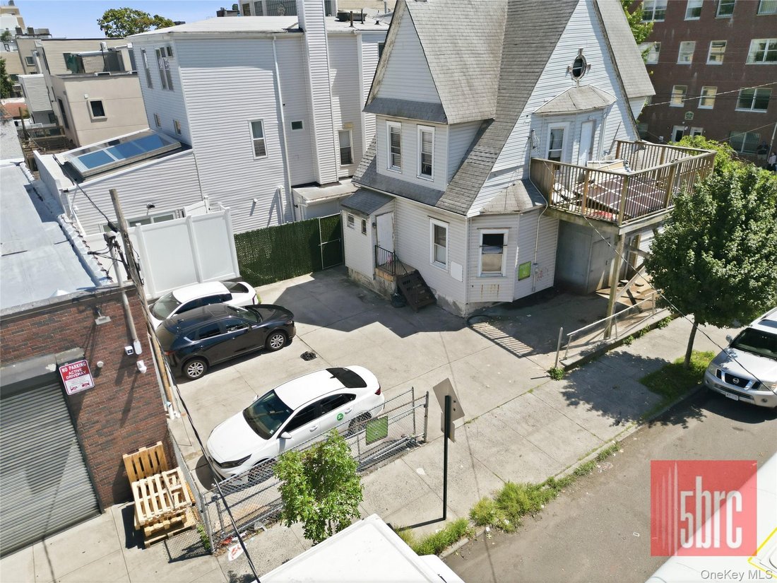 House in New York, New York, United States 3 - 18697238