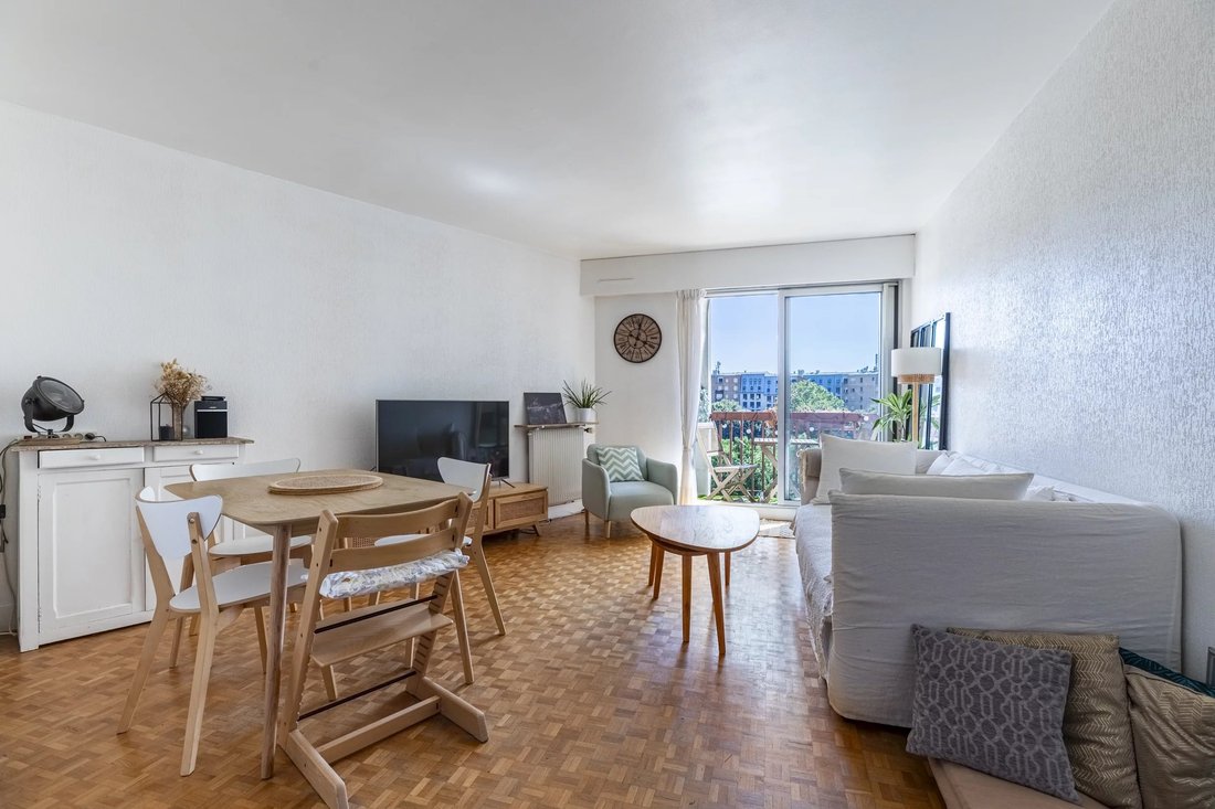 Apartment in Grange Aux Belles-Terrage, Paris 10e Arrondissement, Paris 4 - 18695985