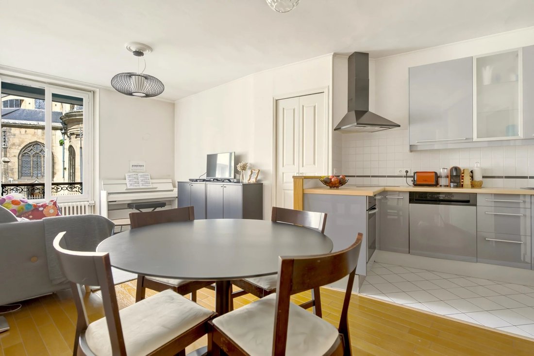 Apartment in Chateau d'Eau-Lancry, Paris 10e Arrondissement, Paris 2 - 18695982
