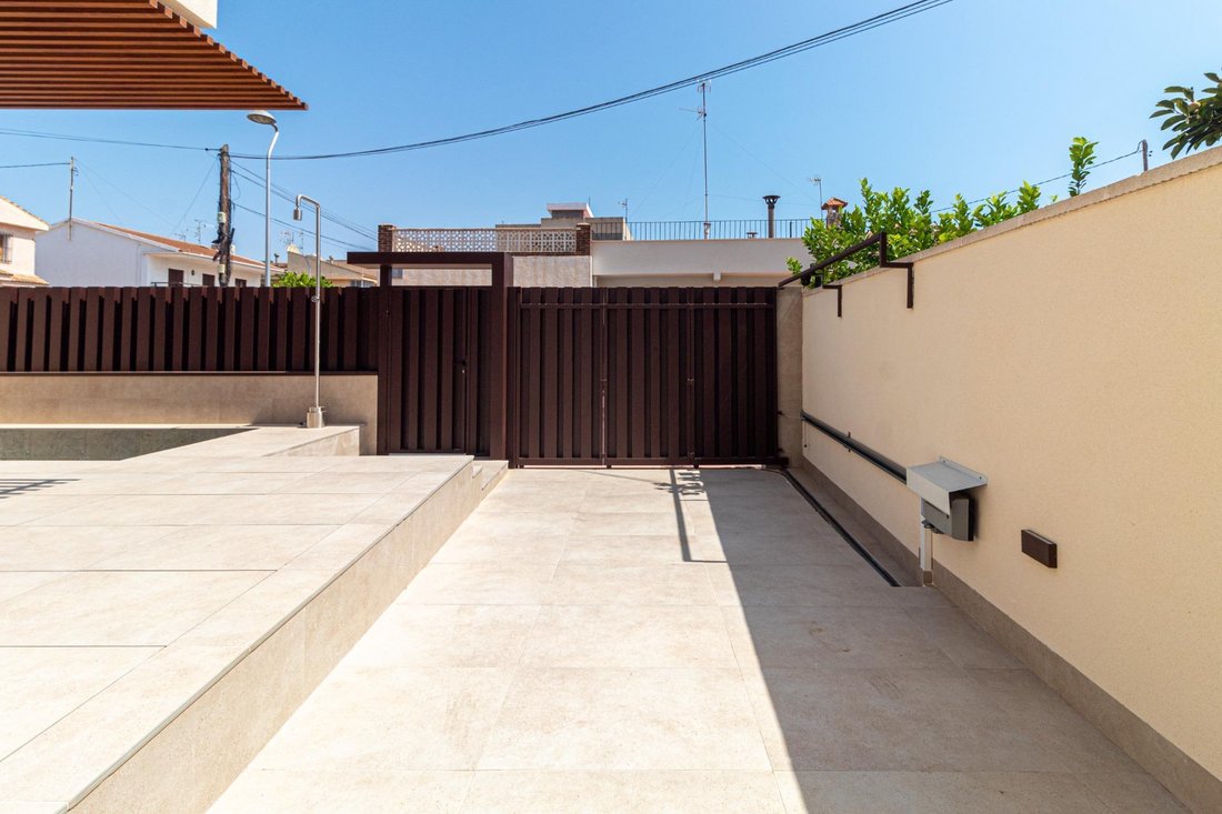 Villa in San Pedro del Pinatar, Región de Murcia, Spain 3 - 18697310