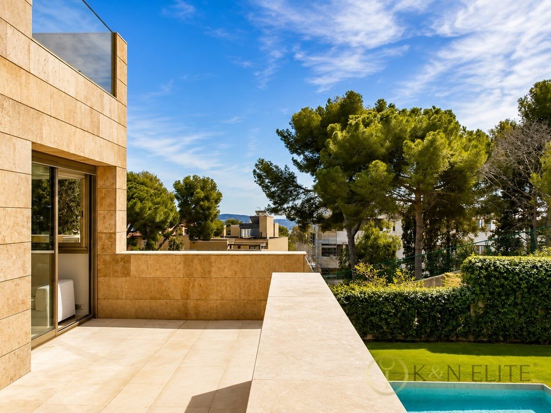 Villa in Les Corts, Barcelona, Spain 3 - 18696219