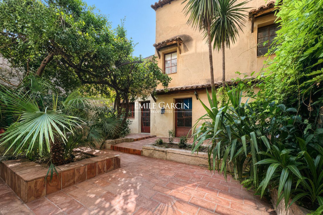 Villa in Avignon, Provence-Alpes-Côte d'Azur, France 1 - 18699411