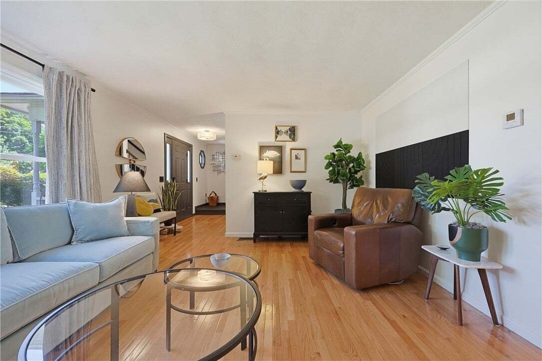House in Cranston, Rhode Island, United States 4 - 18697482