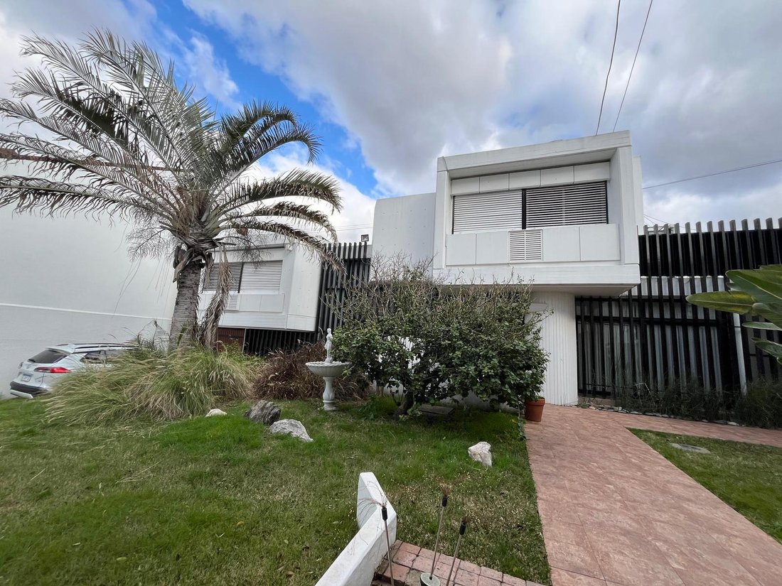 House in Buenos Aires, Buenos Aires, Argentina 1 - 18696502
