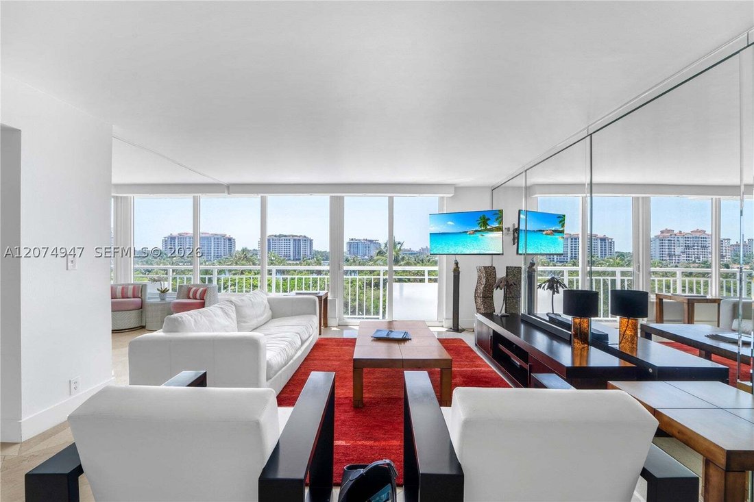 Condo in Miami Beach, Florida, United States 1 - 18697352