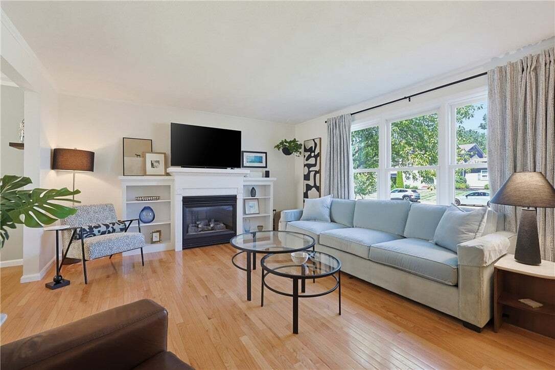 House in Cranston, Rhode Island, United States 5 - 18697482