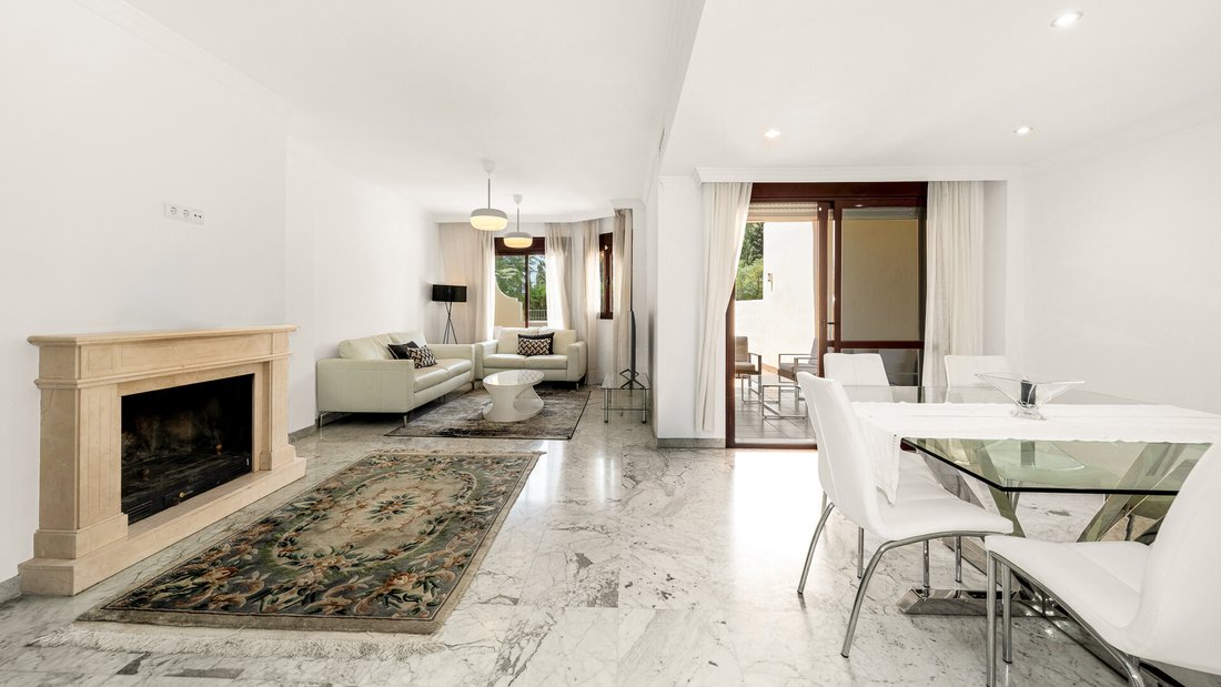 Townhouse in Golden Mile, Andalusia, Spain 4 - 18697058