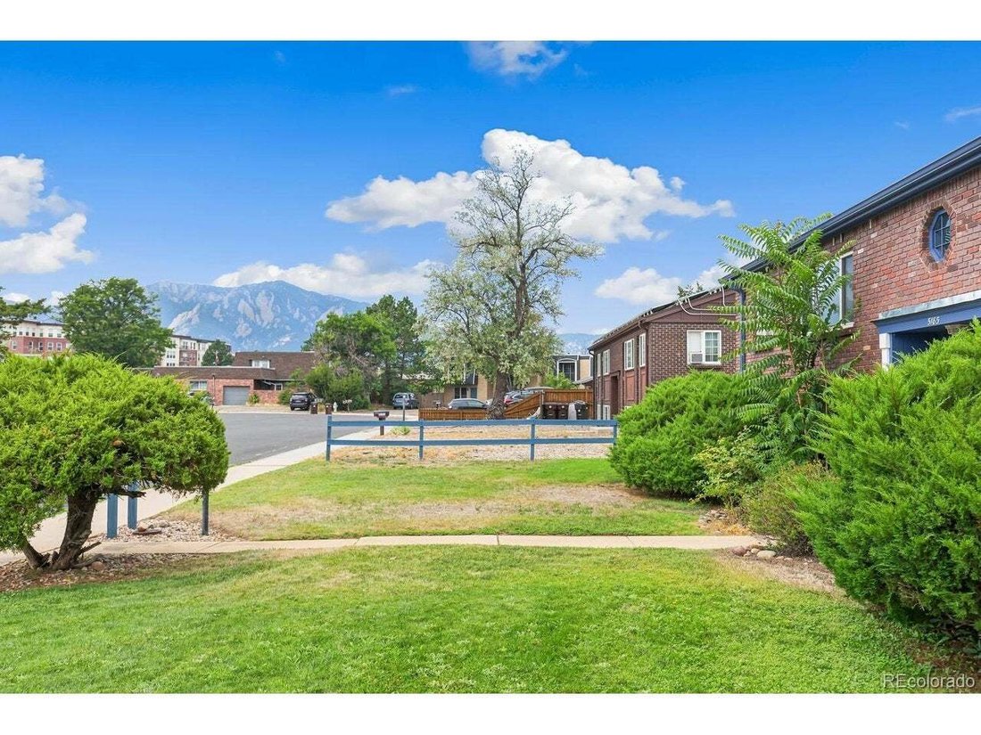 Boulder, Colorado, United States 5 - 18697178