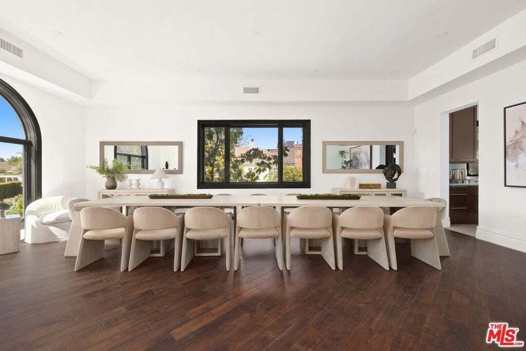 House in Los Angeles, California, United States 5 - 18697043