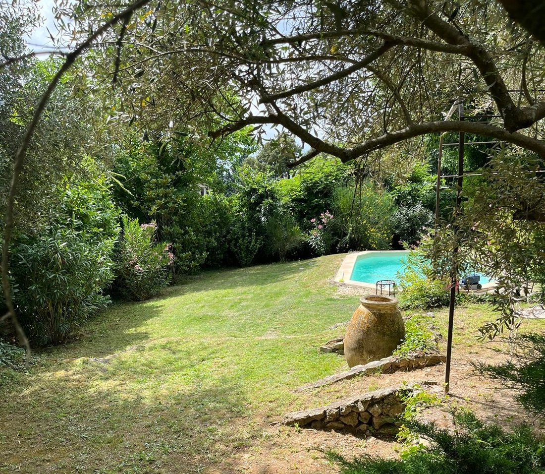Villa in Uzès, Occitania, France 4 - 18699424