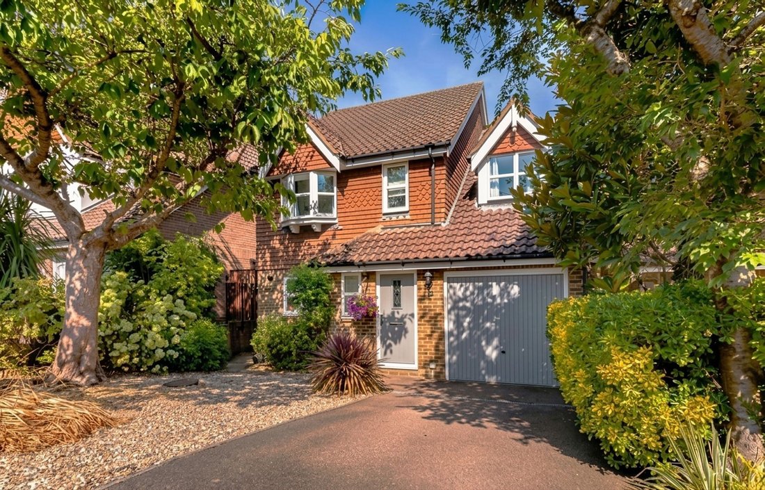 House in Ridgewood, Uckfield, England 1 - 18695938