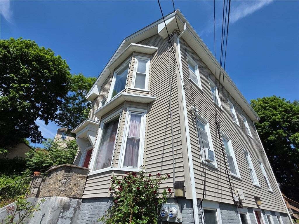 Cranston, Rhode Island, United States 1 - 18697474