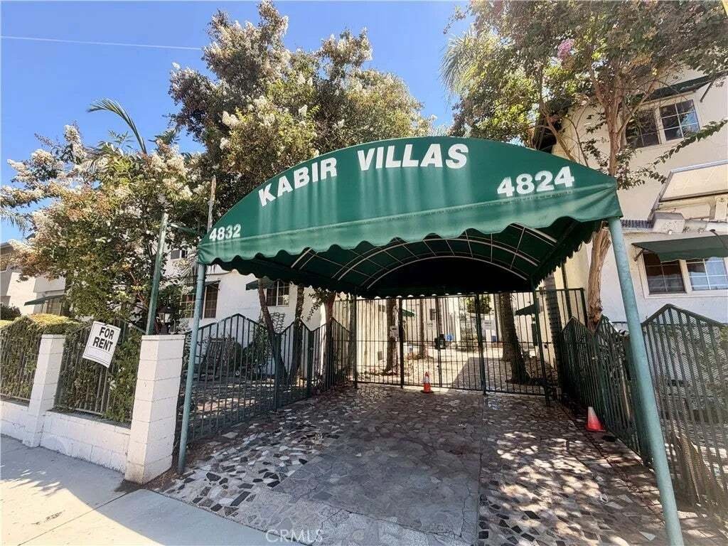 Los Angeles, California, United States 5 - 18698300