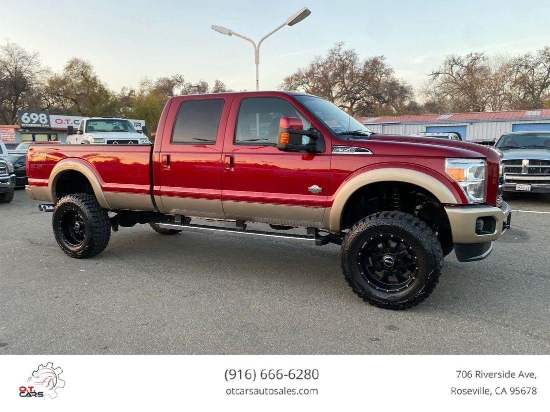 Pickup in Highland Park, Illinois, United States 1 - 12550073
