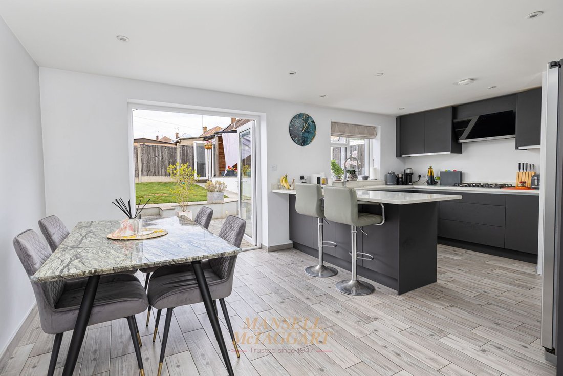 House in Pound Hill, Crawley, England 2 - 18696051