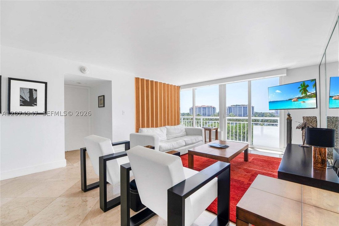Condo in Miami Beach, Florida, United States 3 - 18697352