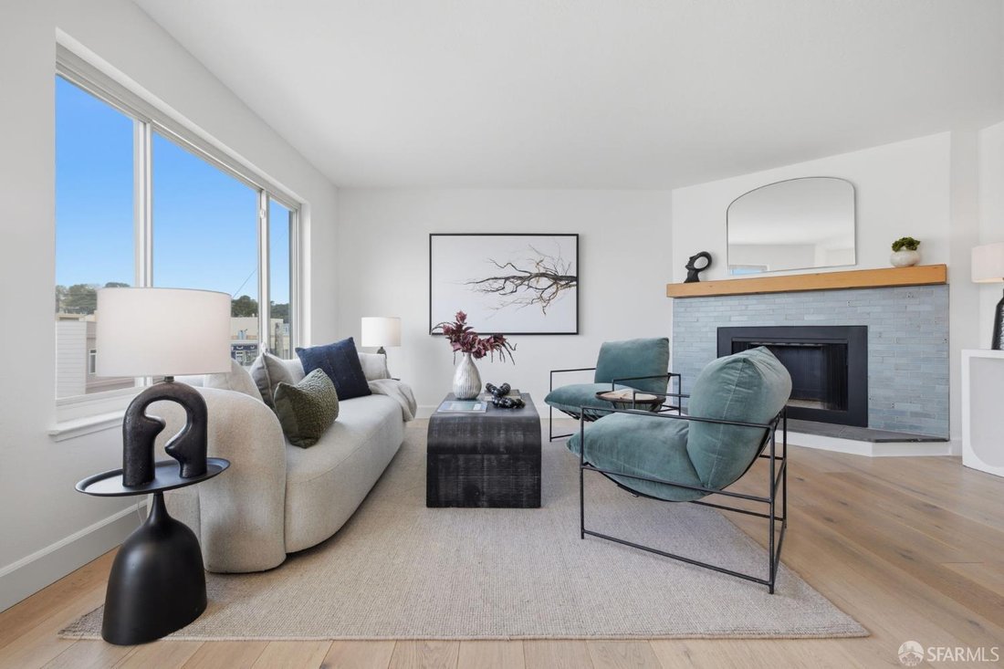 Condo in San Francisco, California, United States 3 - 18696811