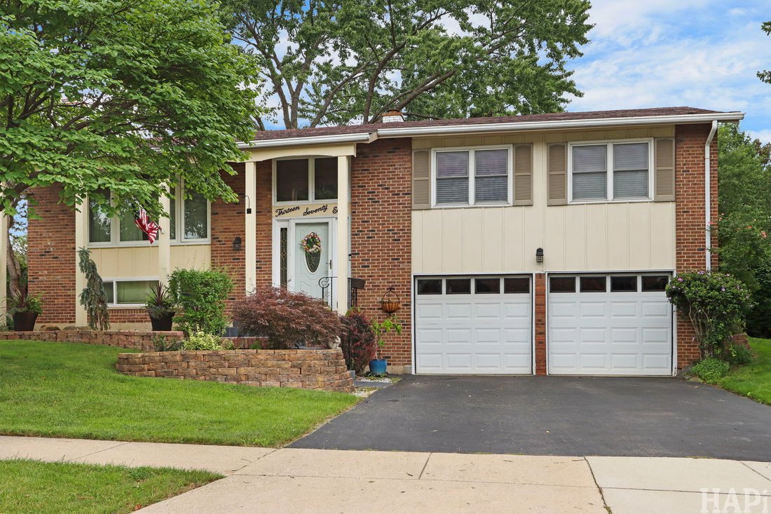 House in Elk Grove Village, Illinois, United States 1 - 18697773