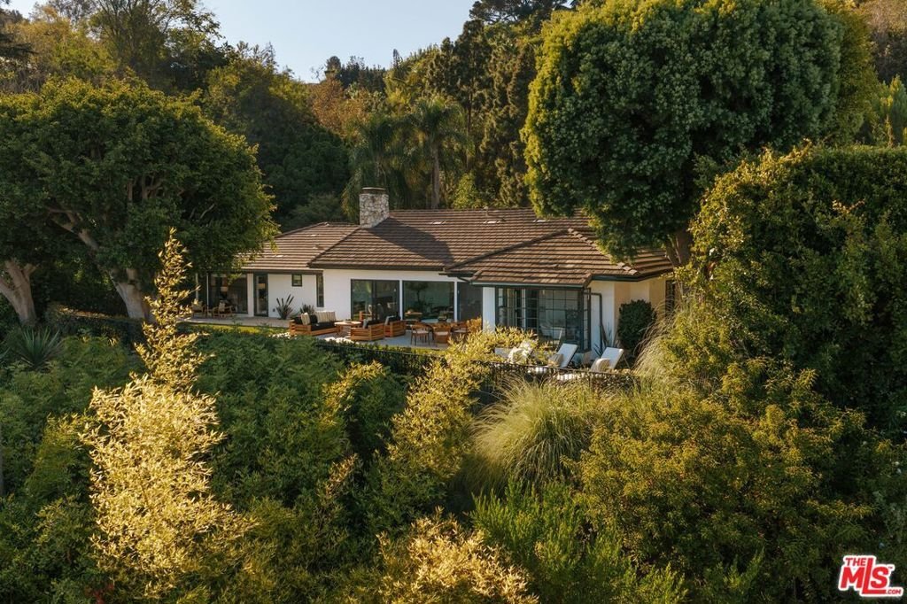 House in Los Angeles, California, United States 1 - 18697022