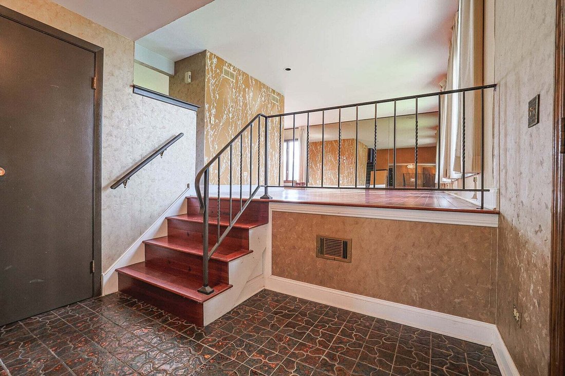 House in Downers Grove, Illinois, United States 3 - 18697673