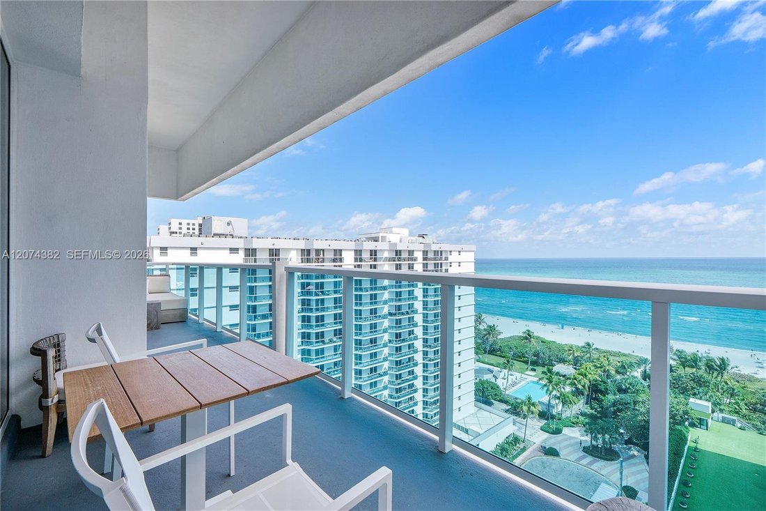 Condo in Miami Beach, Florida, United States 3 - 18696299