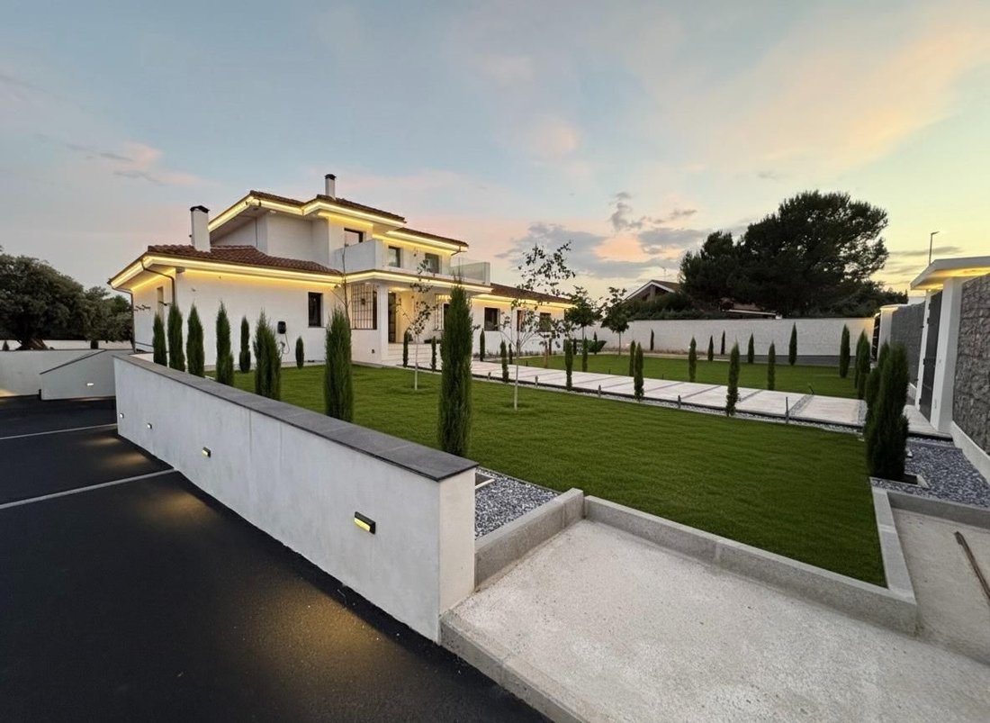 Villa in Valdemorillo, Comunidad de Madrid, Spain 3 - 18698119