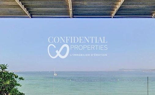 Villa in Six-Fours-les-Plages, Provence-Alpes-Côte d'Azur, France 1