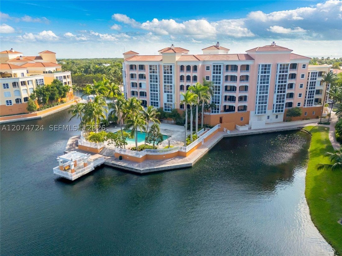 Condo in Key Biscayne, Florida, United States 1 - 18697303