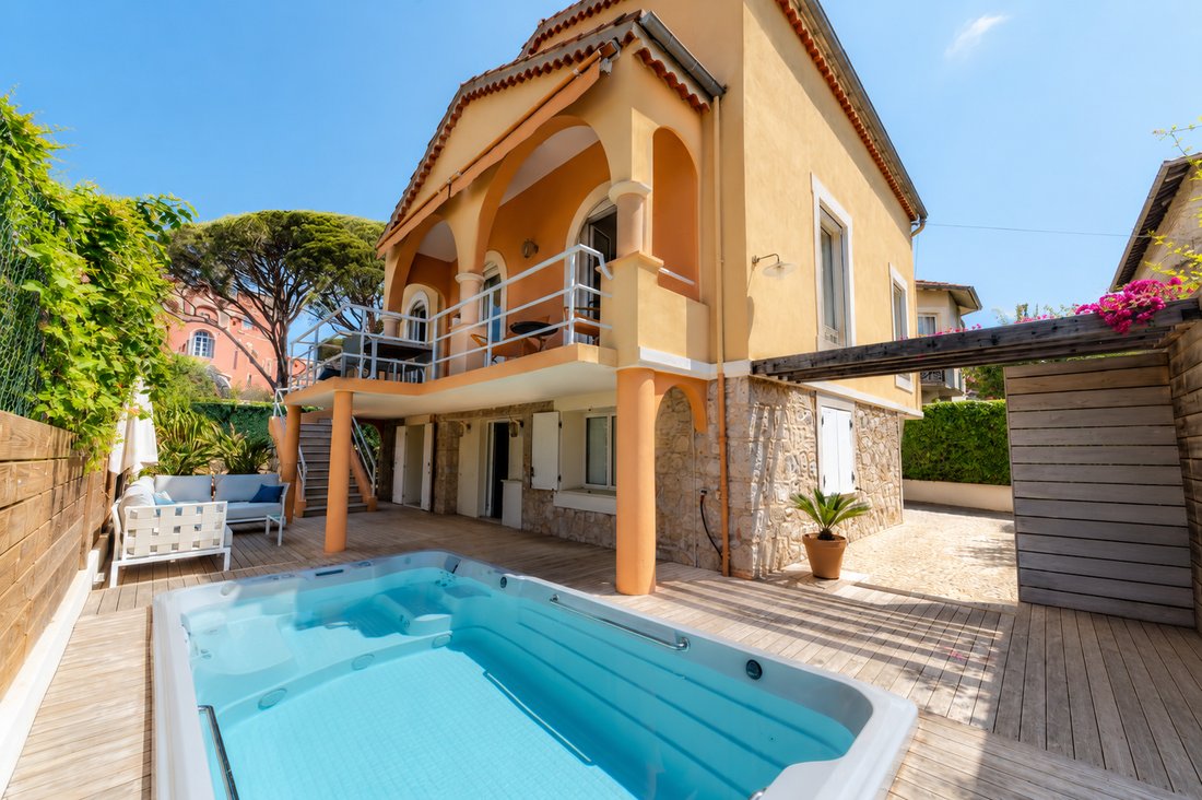 Villa in Mont Boron, Nice, Provence-Alpes-Côte d'Azur 2 - 18700431