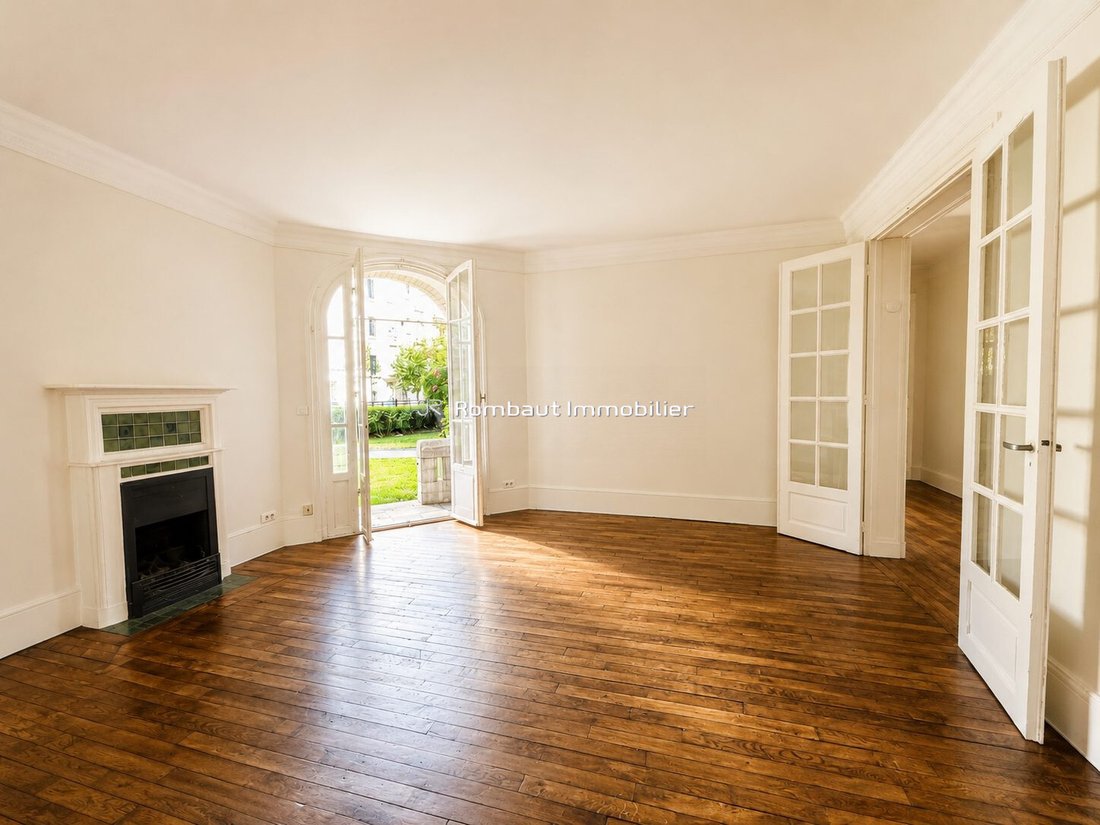 Apartment in Les Arcades, Viroflay, France 1 - 18700253