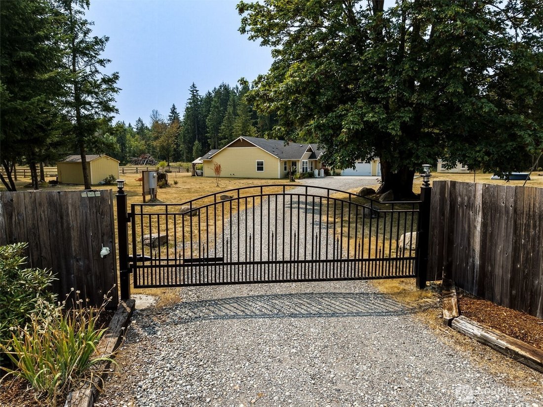 House in Yelm, Washington, United States 3 - 18699974