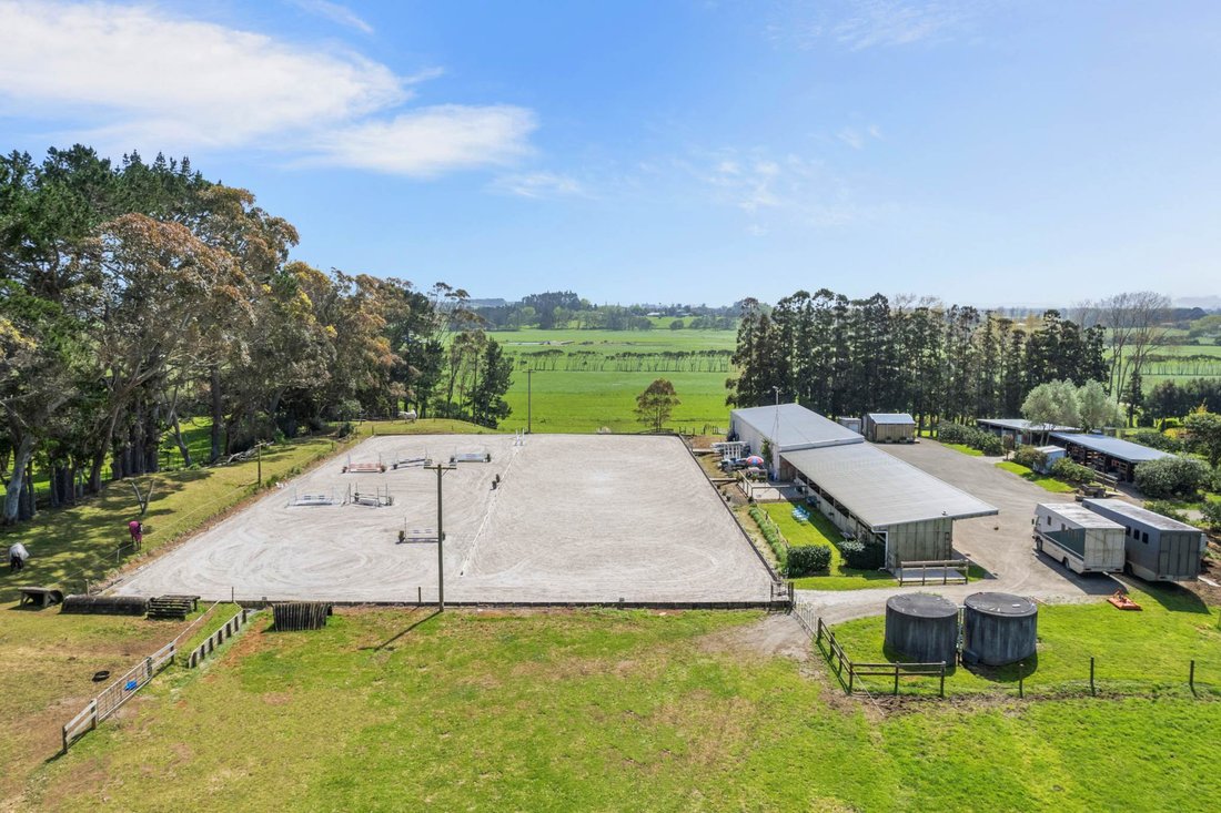 House in Helensville, Auckland, New Zealand 2 - 18700169