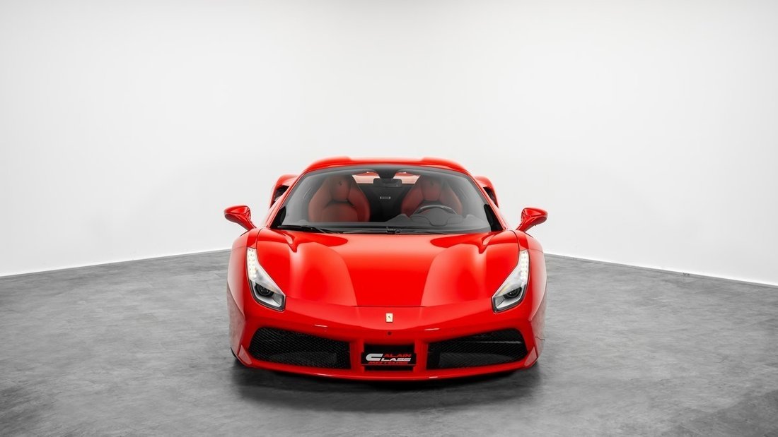 Cabriolet in Dubai, United Arab Emirates 3 - 18700448