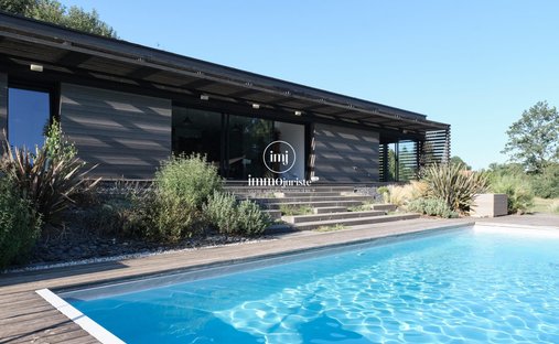 House in Nord, Saint-Yrieix-la-Perche, France 1