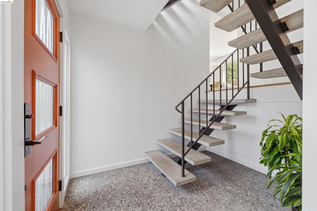 House in Oakland, California, United States 5 - 18700044