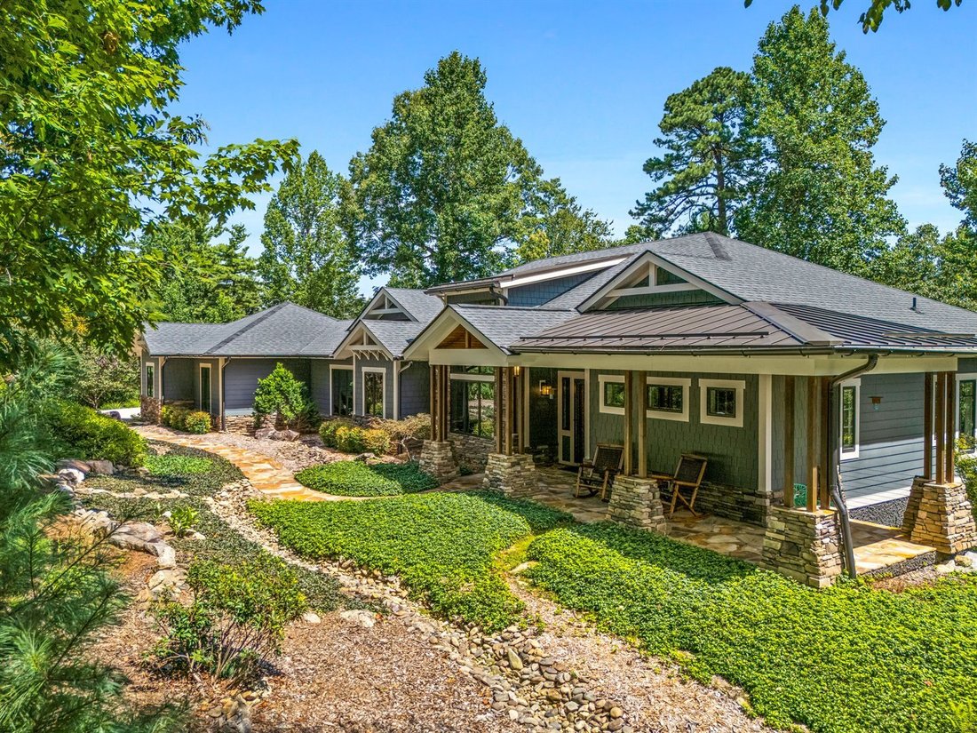House in Laurel Park, North Carolina, United States 2 - 17732147
