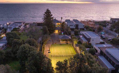 House in Aspendale, Victoria, Australia 1