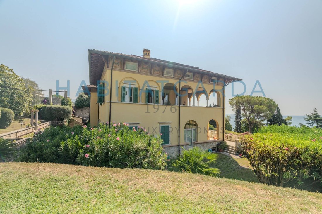 Apartment in Gardone Riviera, Lombardy, Italy 4 - 18699918