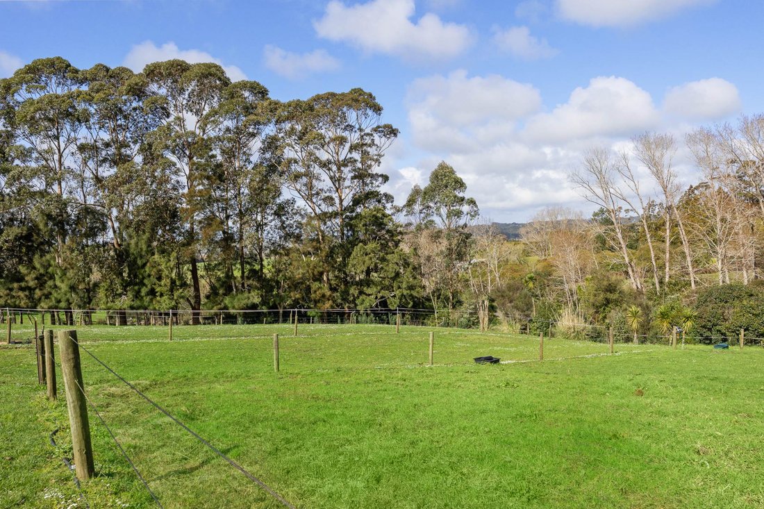 House in Helensville, Auckland, New Zealand 5 - 18700169