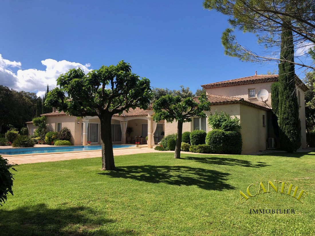 Villa in Centre Ville, Castries, France 1 - 18700258