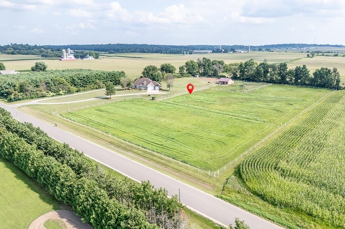 New London, Wisconsin, United States 4 - 18699907