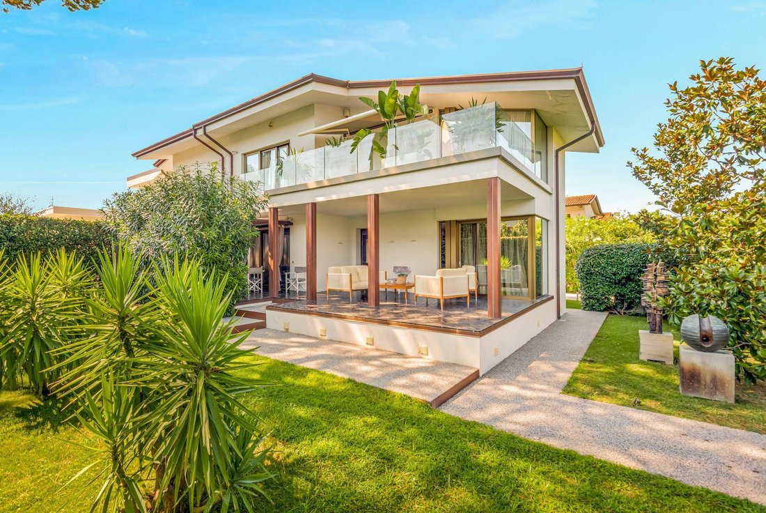 Villa in Centro, Forte dei Marmi, Tuscany 1 - 16949474