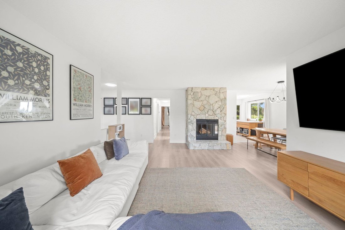 House in Port Moody, British Columbia, Canada 4 - 18700336
